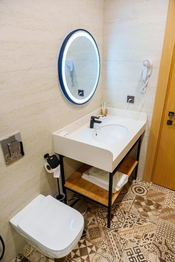 Dami Almaty Hotel Ngoại thất bức ảnh