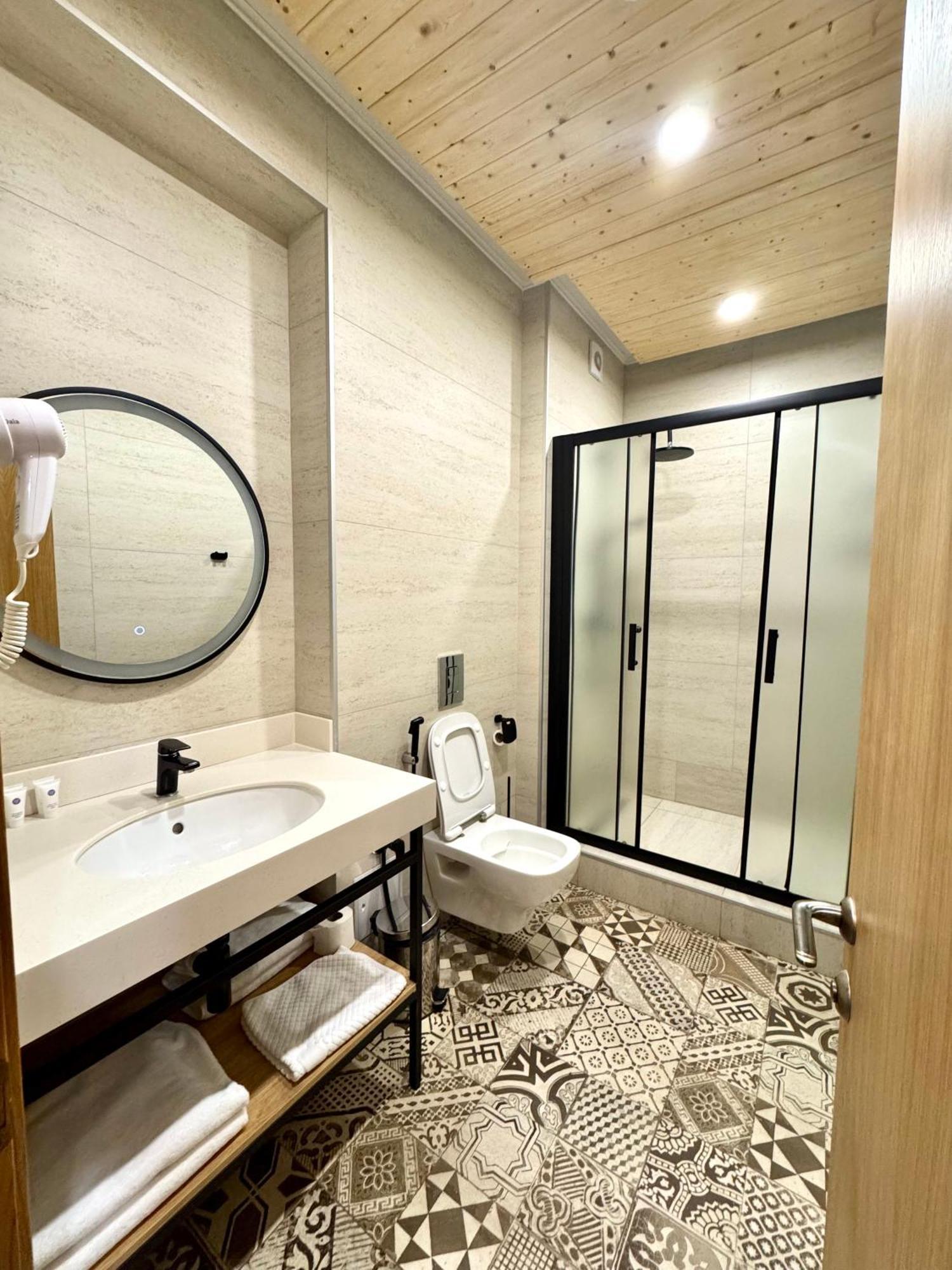Dami Almaty Hotel Ngoại thất bức ảnh