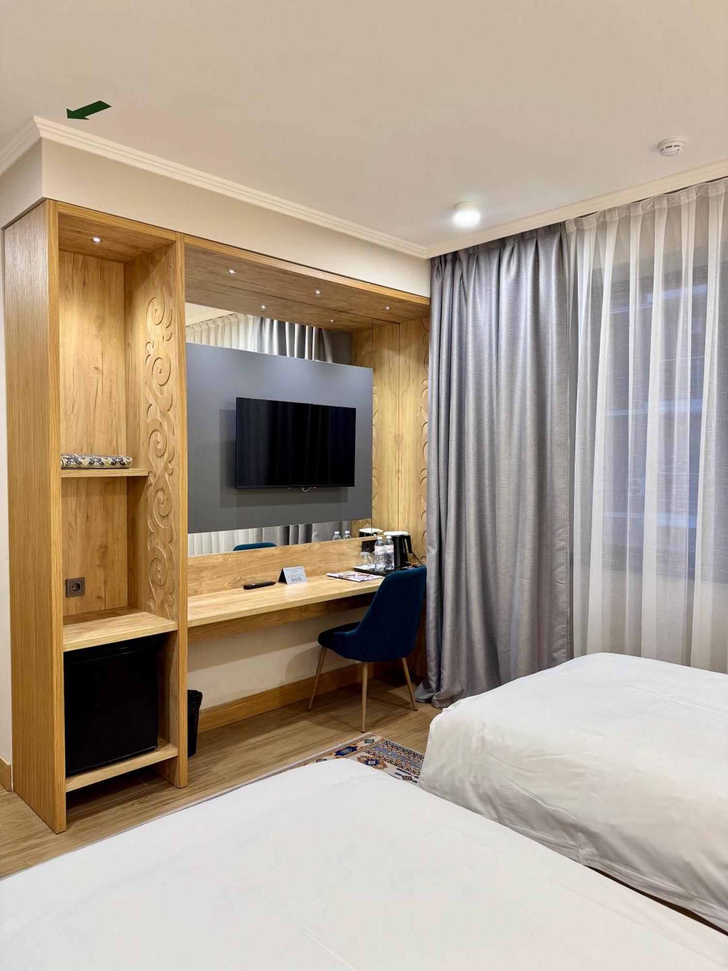 Dami Almaty Hotel Ngoại thất bức ảnh