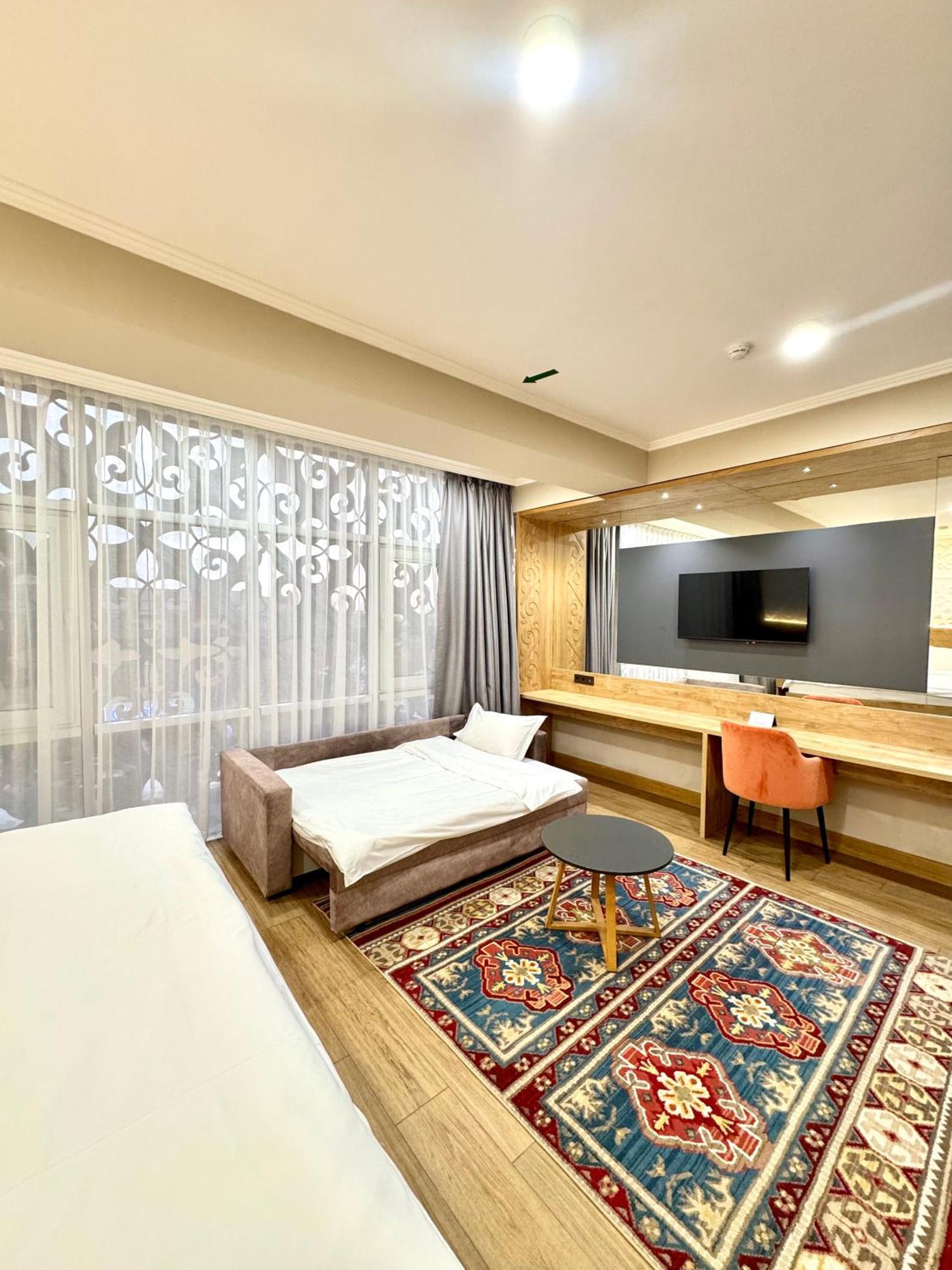 Dami Almaty Hotel Ngoại thất bức ảnh